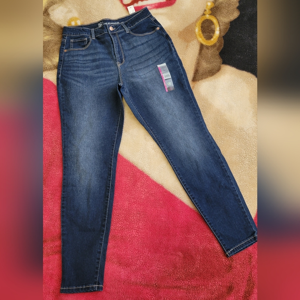 No Boundaries 13 Blue Jeans
